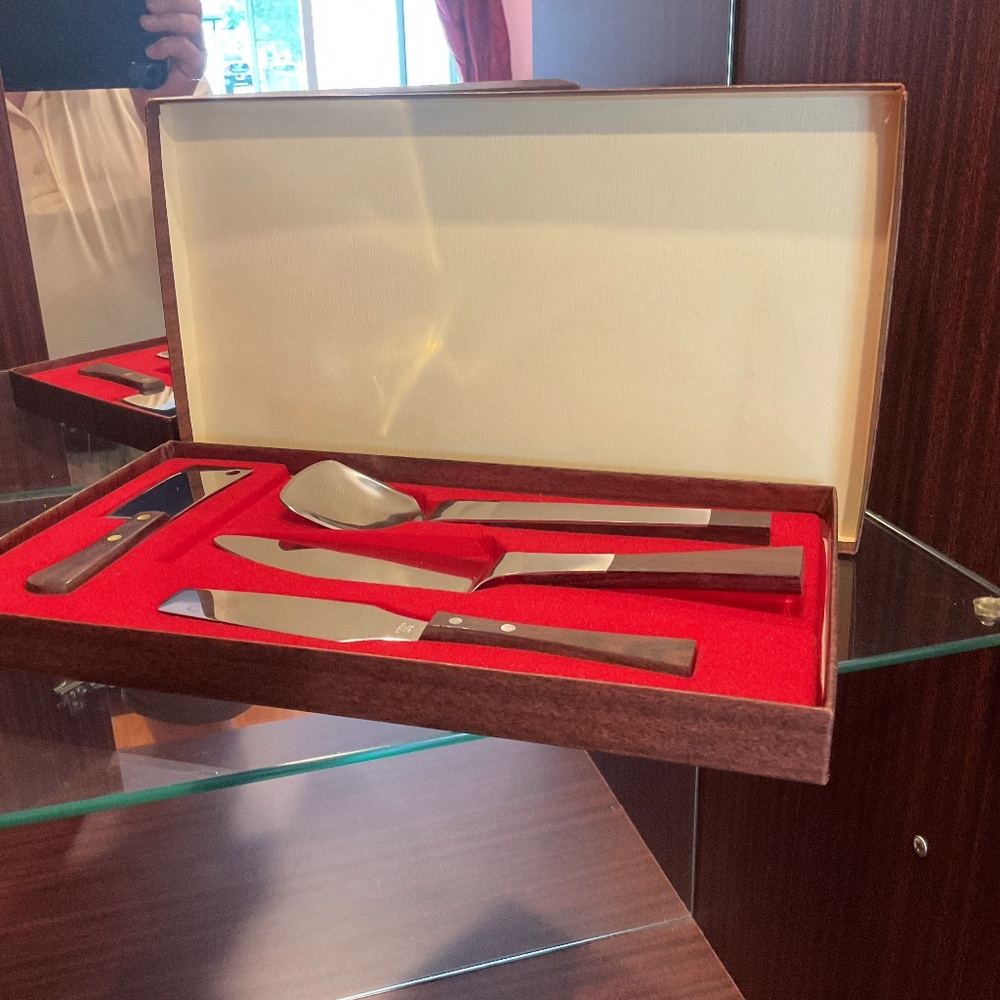MCM Japan 4 Pieces Two Tone Stainless Steel & Cherry Wood Knives Serving Set